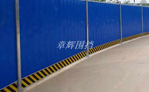 如何通過簡易圍擋來完成對停車場或活動現(xiàn)場的布局設(shè)計？（簡易圍擋在臨時場所中的布置技巧）