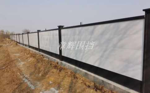 如何通過簡易圍擋來避免家禽出現(xiàn)感染性疾??？（家禽養(yǎng)殖中簡易圍擋的衛(wèi)生隔離方法）