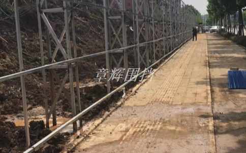 簡易圍擋的安全標(biāo)準(zhǔn)化是否有利于提高人員安全感和使用體驗？（簡易圍擋安全標(biāo)準(zhǔn)化對人員安全感和使用體驗的影響分析）