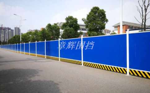 簡(jiǎn)易圍擋如何與周圍環(huán)境相融合，避免影響城市景觀？
